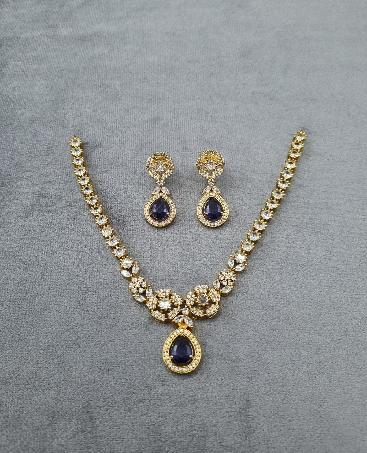 Teardrop Pendant Necklace & Matching Drop Earrings