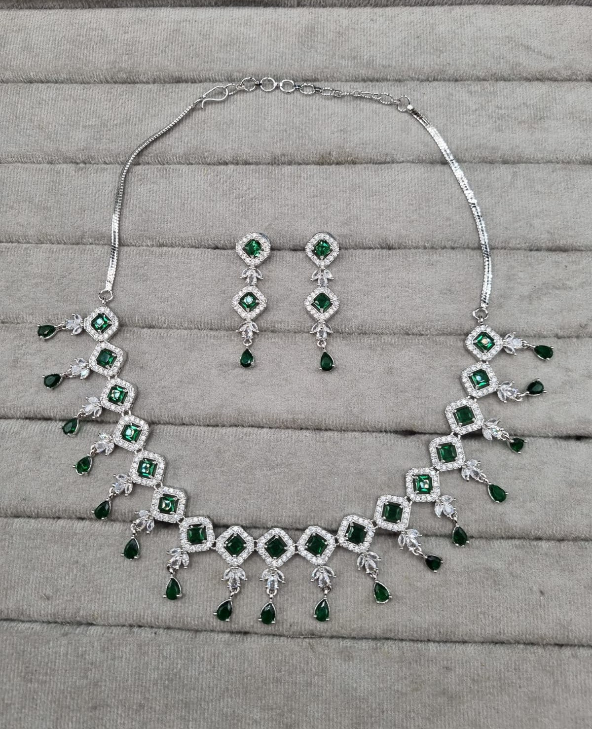 Geometric Link Set with Teardrop Jewellery set