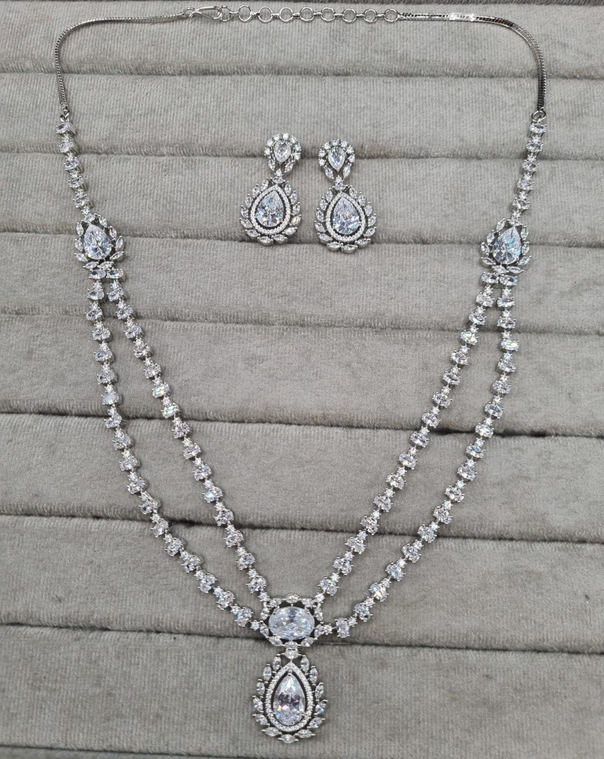 Double-Layered Blue Sapphire AD Necklace Set