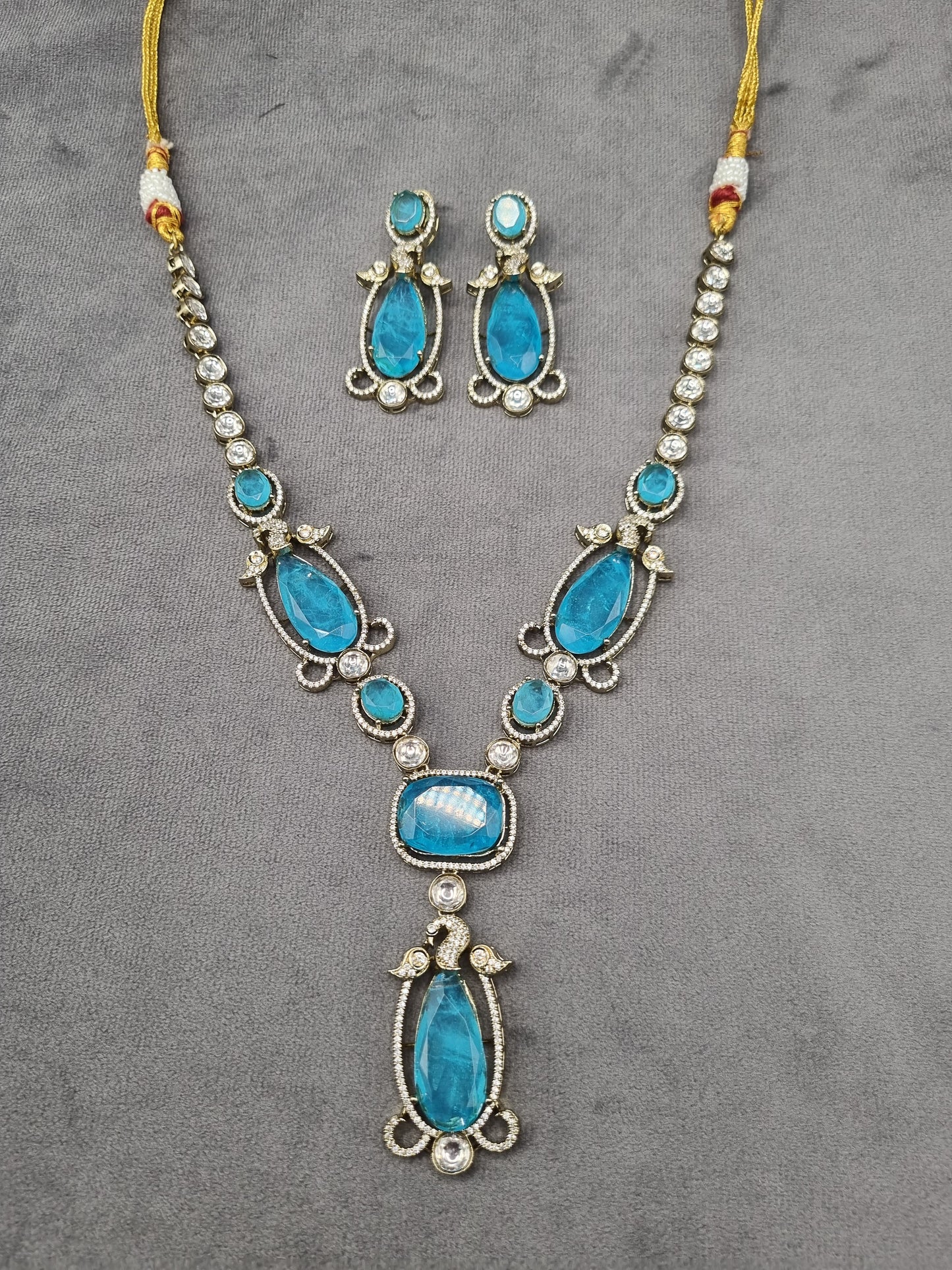 Elegant Long Emerald Necklace With Drop Earrings