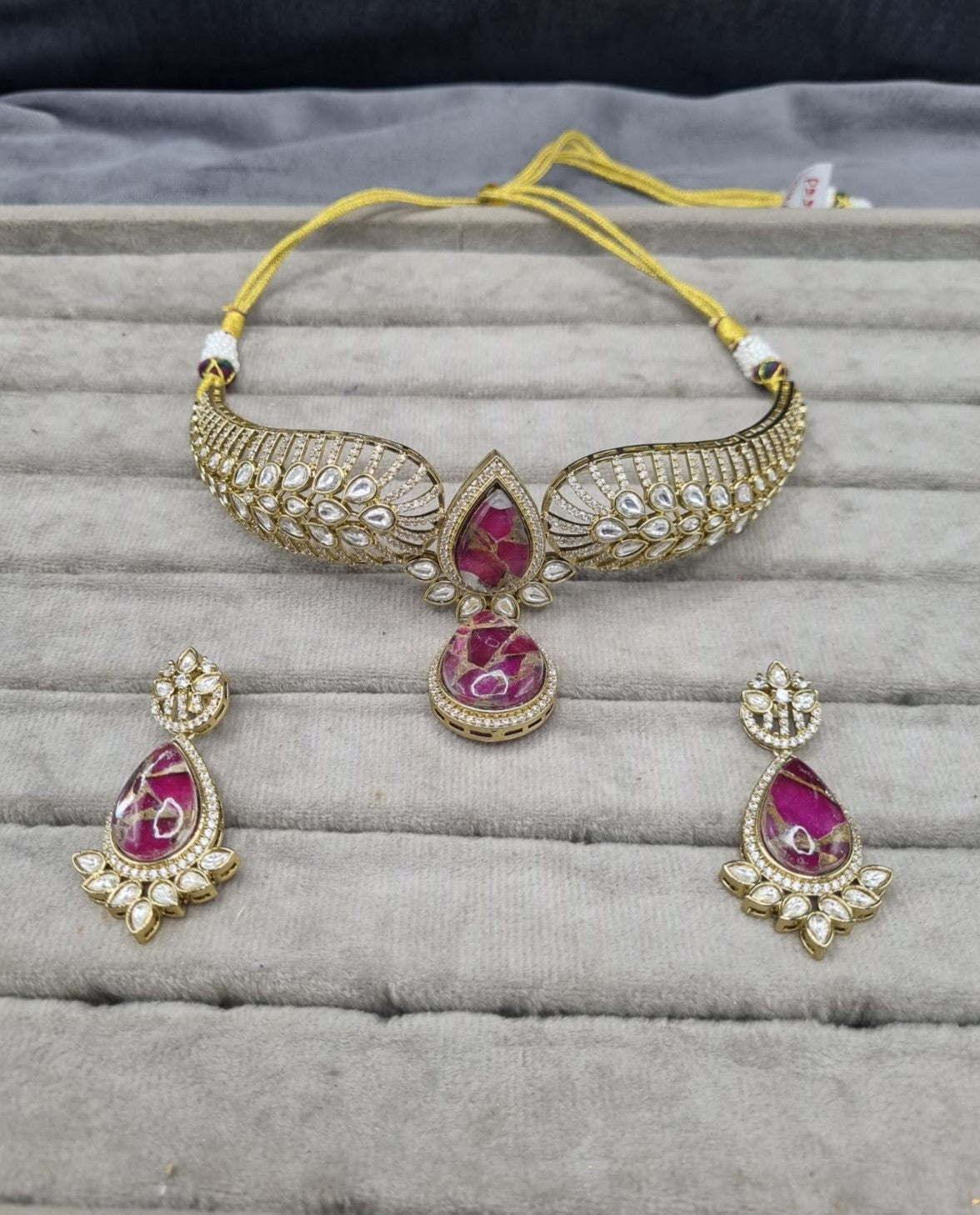 Luxurious Choker with Colorful Inlay Stones Earrings