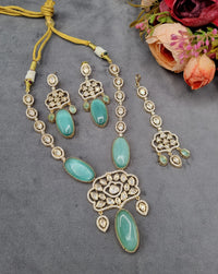 The Royal Emerald AD Jewelry Set