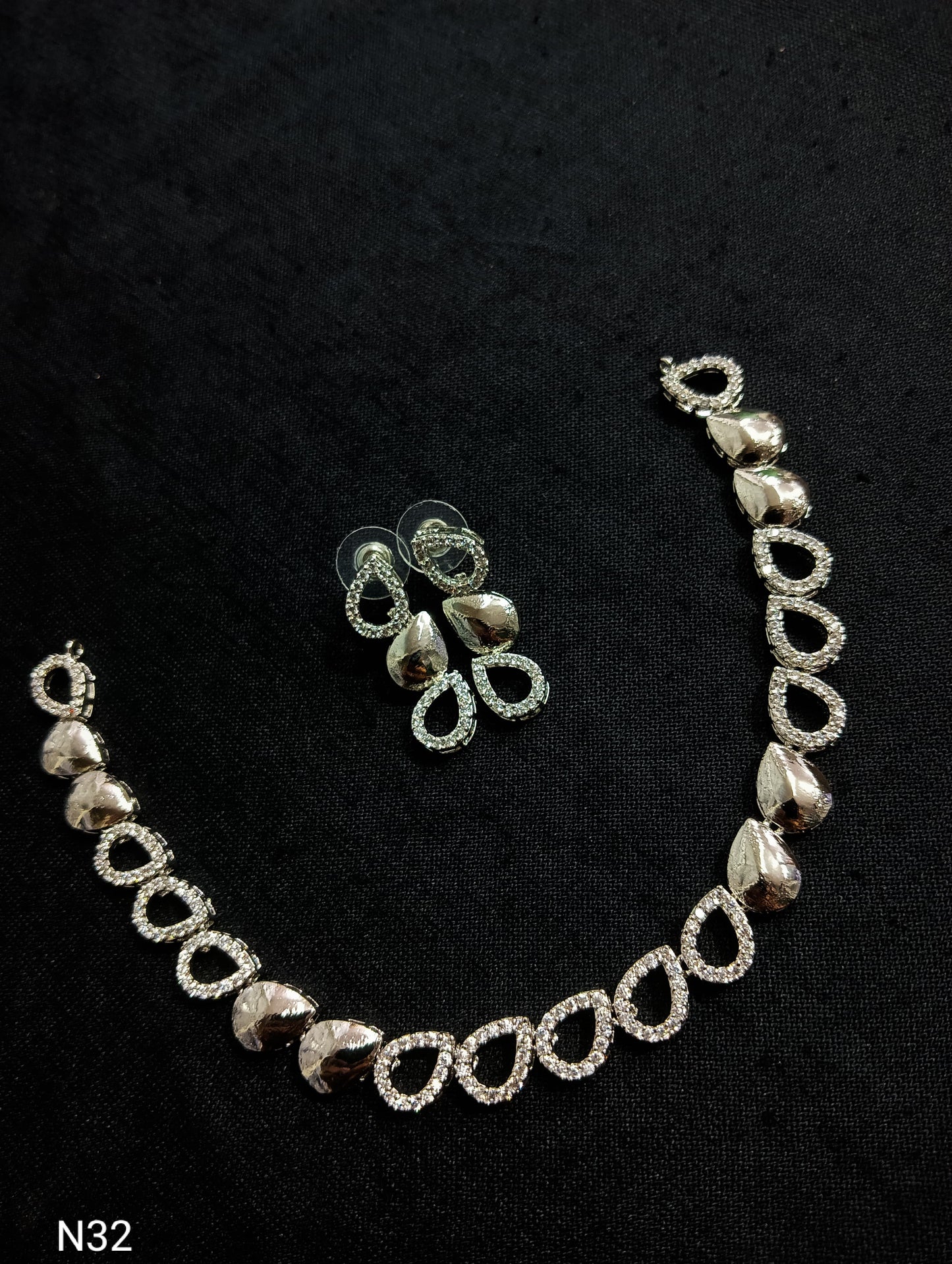 Halo Pear-Cut American Diamond Jewellery Set
