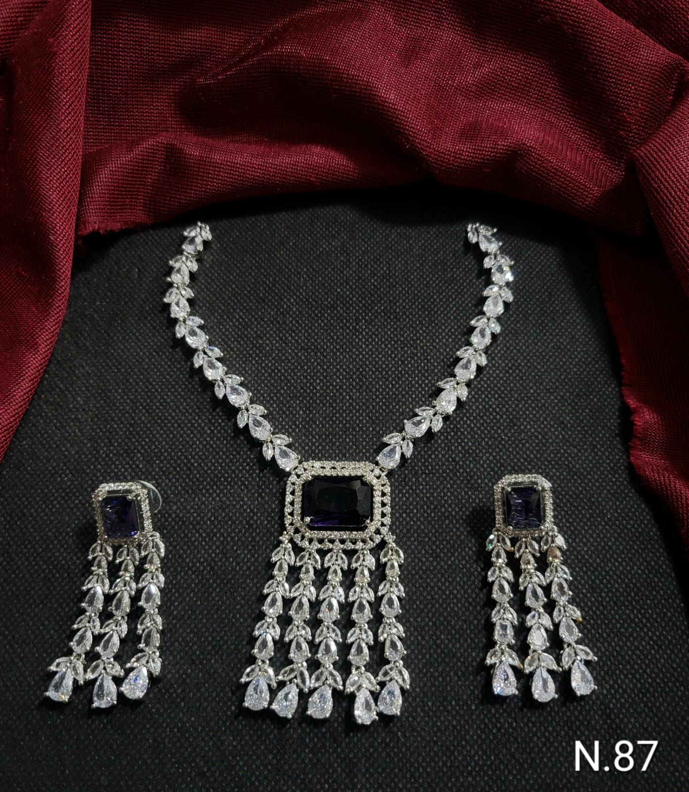 Fashionable American Diamond Jewellery Set Silver Toned Studded Necklace Set With Earing Choker Necklace Set