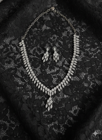 Refined White Stone Fringe Design Necklace Set