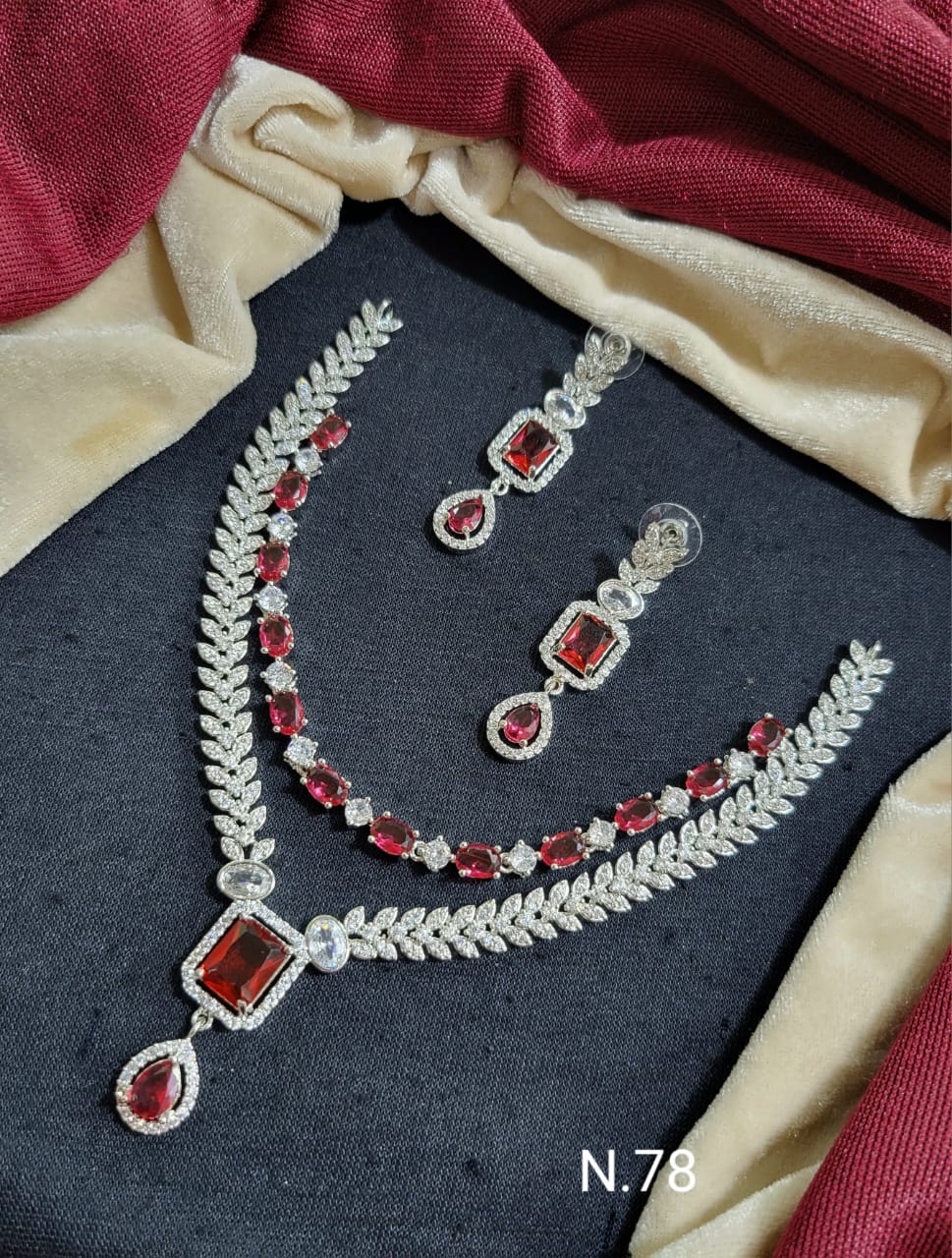 Elegant Leaf Motif Necklace and Earring Set with Gemstone Accents