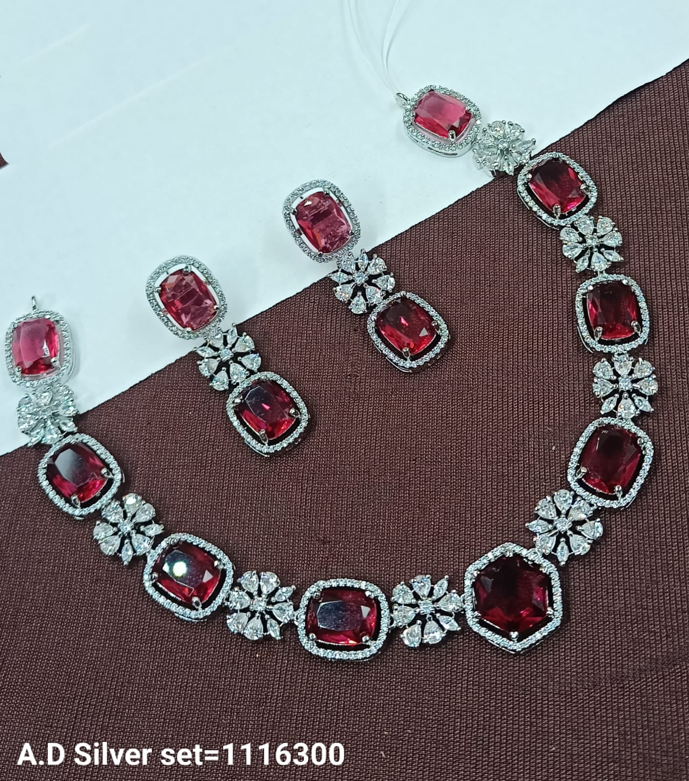 Elegant Silver Jewelry Set – Perfect for Special Occasions and Timeless Style