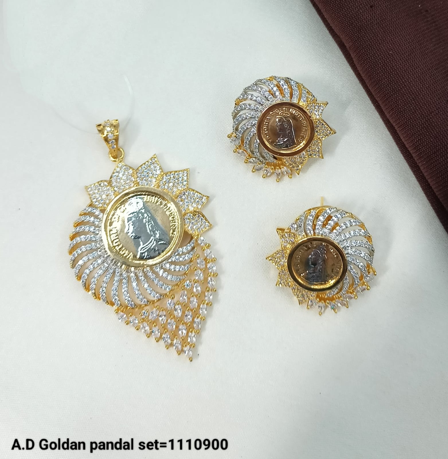 Elegant A.D. Golden Pandal Pendant & Earring Set – Sparkling Dual-Tone Design
