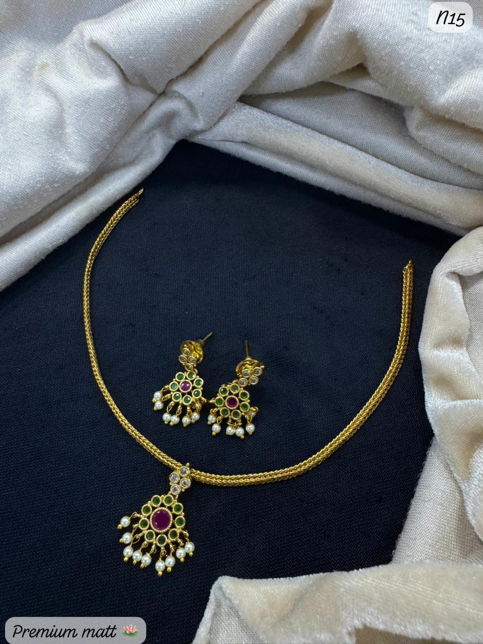 Elegant Ad Necklace Set with Matching Earrings – Traditional Pearl and Stone Design