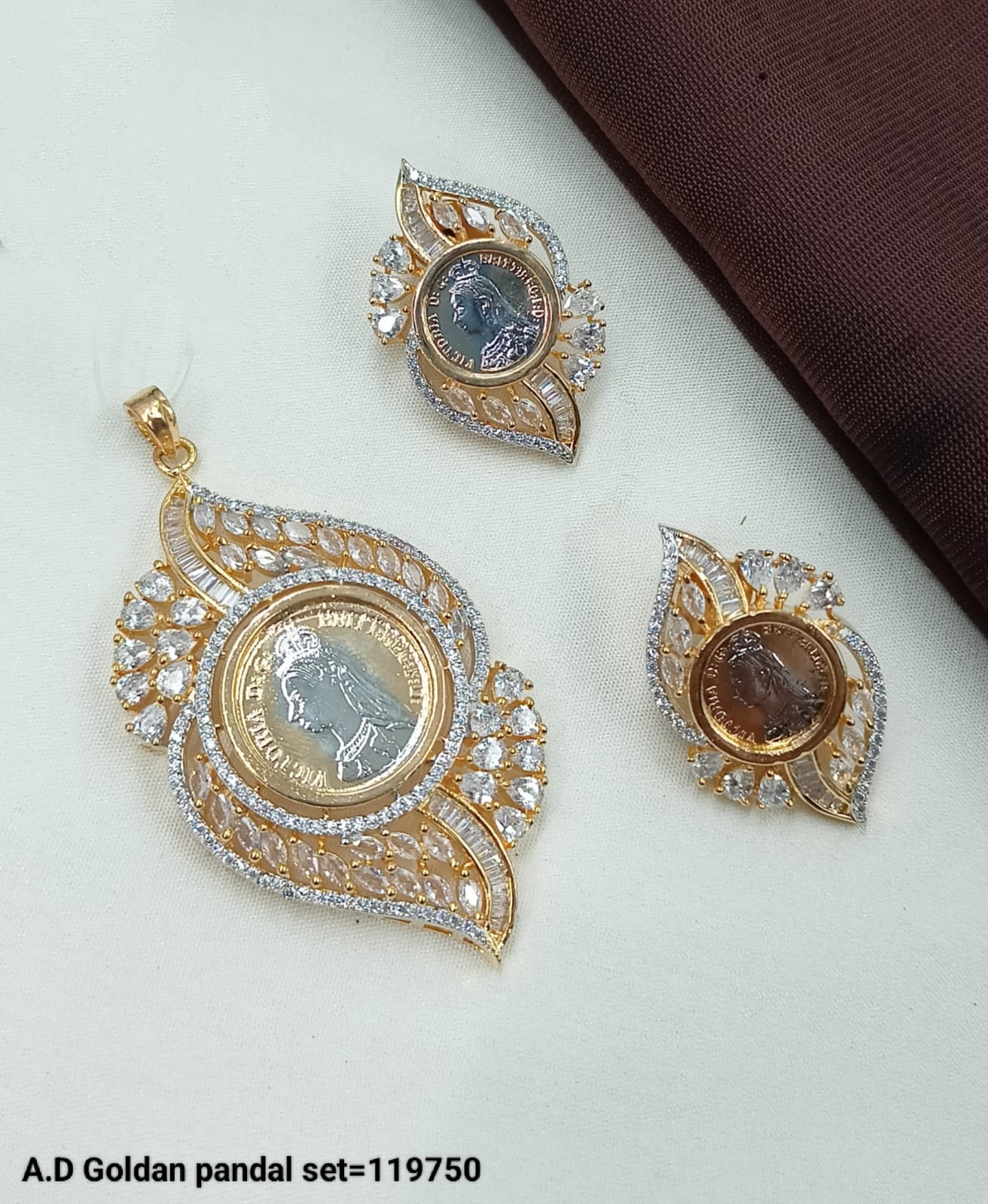 Queen Victoria Coin Jewelry Set – Gold Finish Pendant & Earrings - Lucentemarket