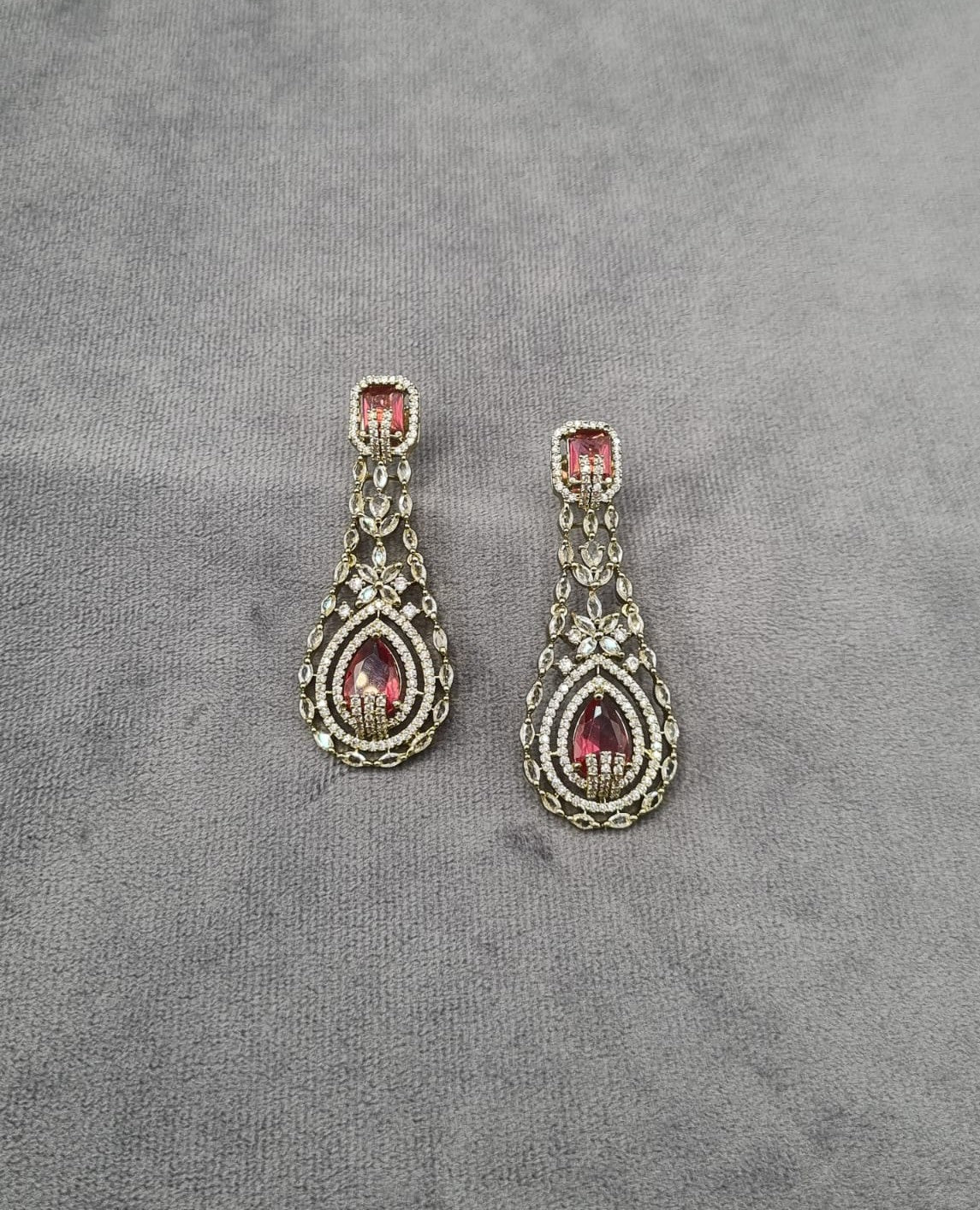 Royal Emerald & Gold Lace Drop Earrings