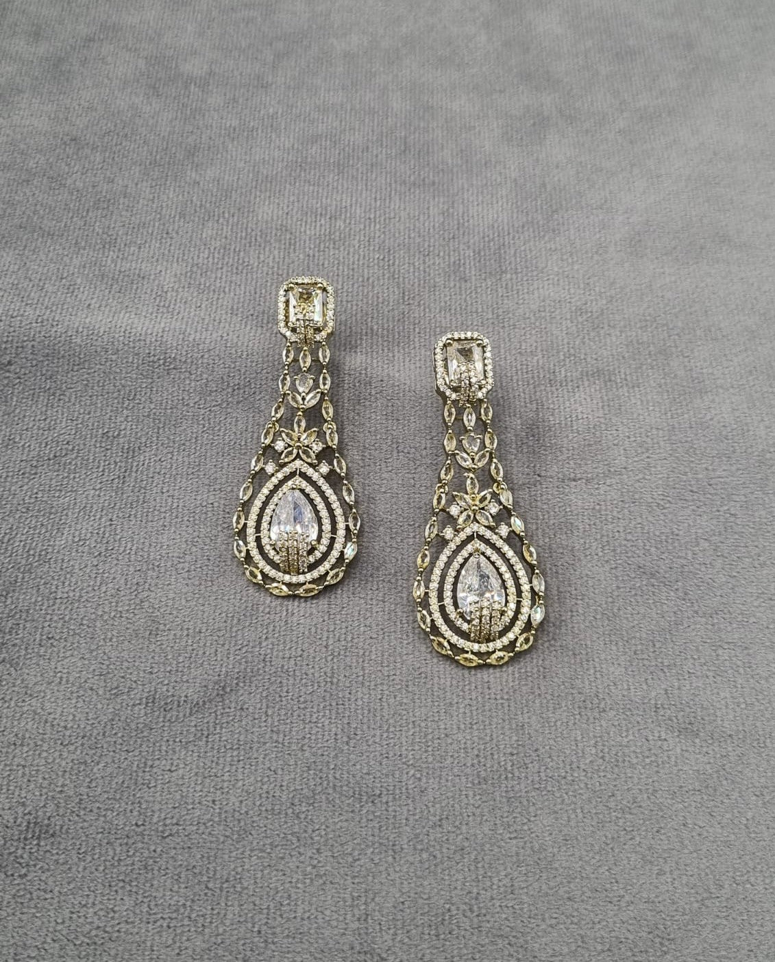 Royal Emerald & Gold Lace Drop Earrings