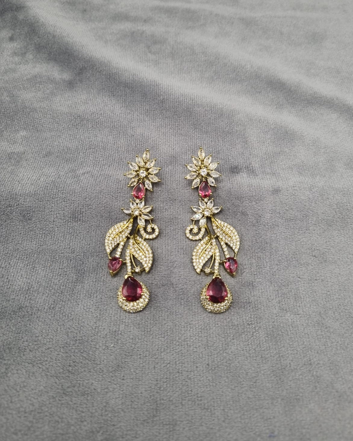 Emerald Green Floral Leaf Dangle Earrings
