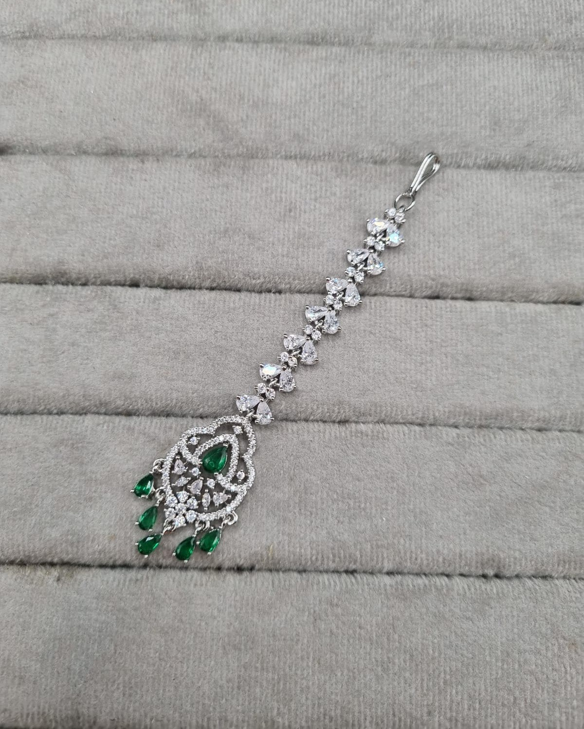 Sparkling Emerald-Tone Hair Maang Tikka