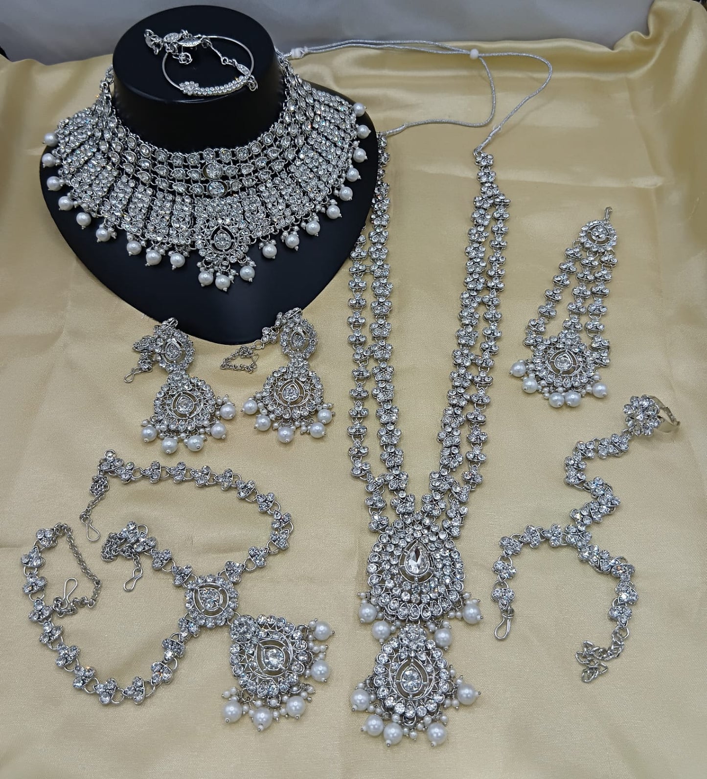 Dulhan Heritage Maroon Crimson Teardrop Bridal Set
