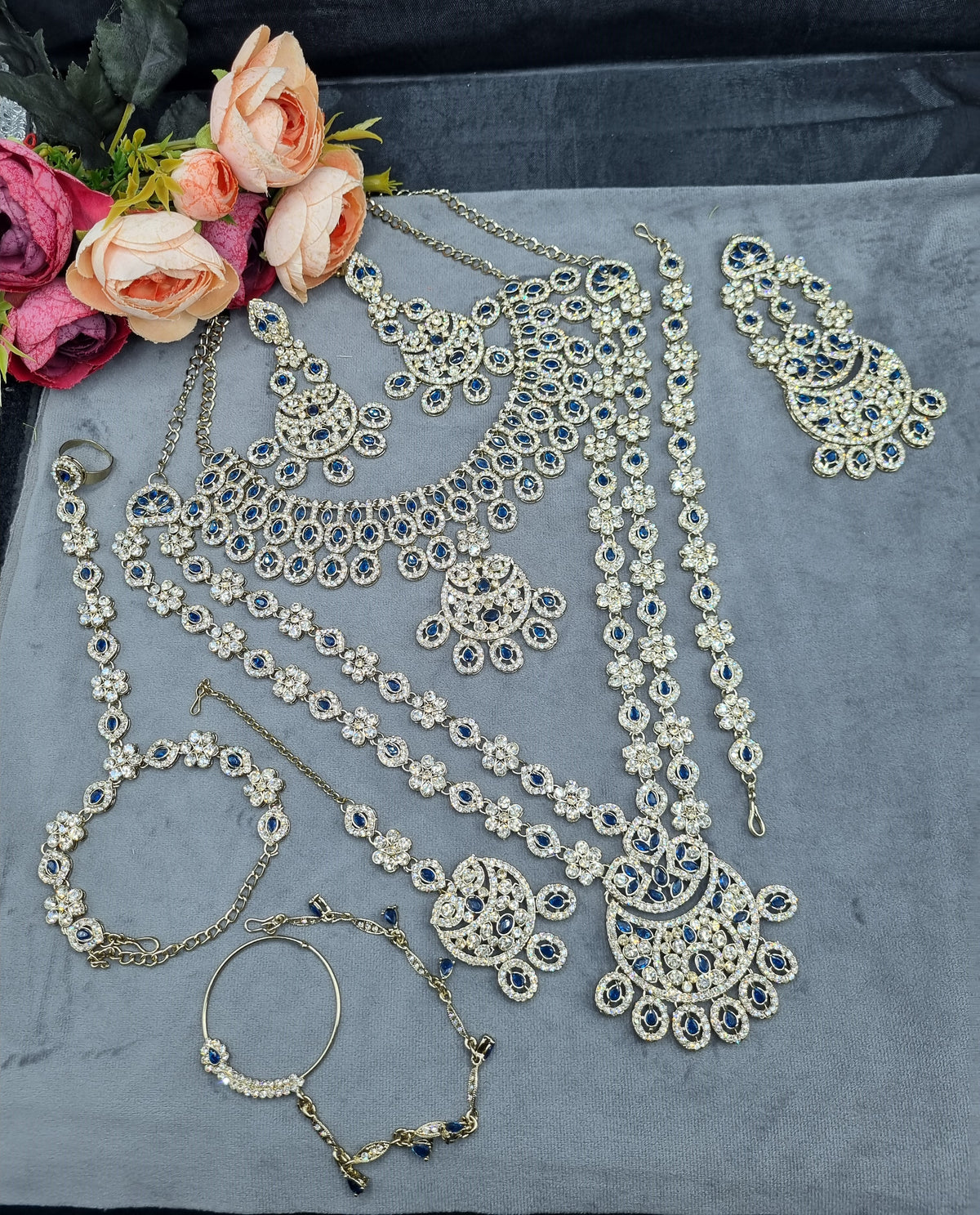 Antique Gold-Finish Complete Bridal Jewellery Set with Choker & Accessories