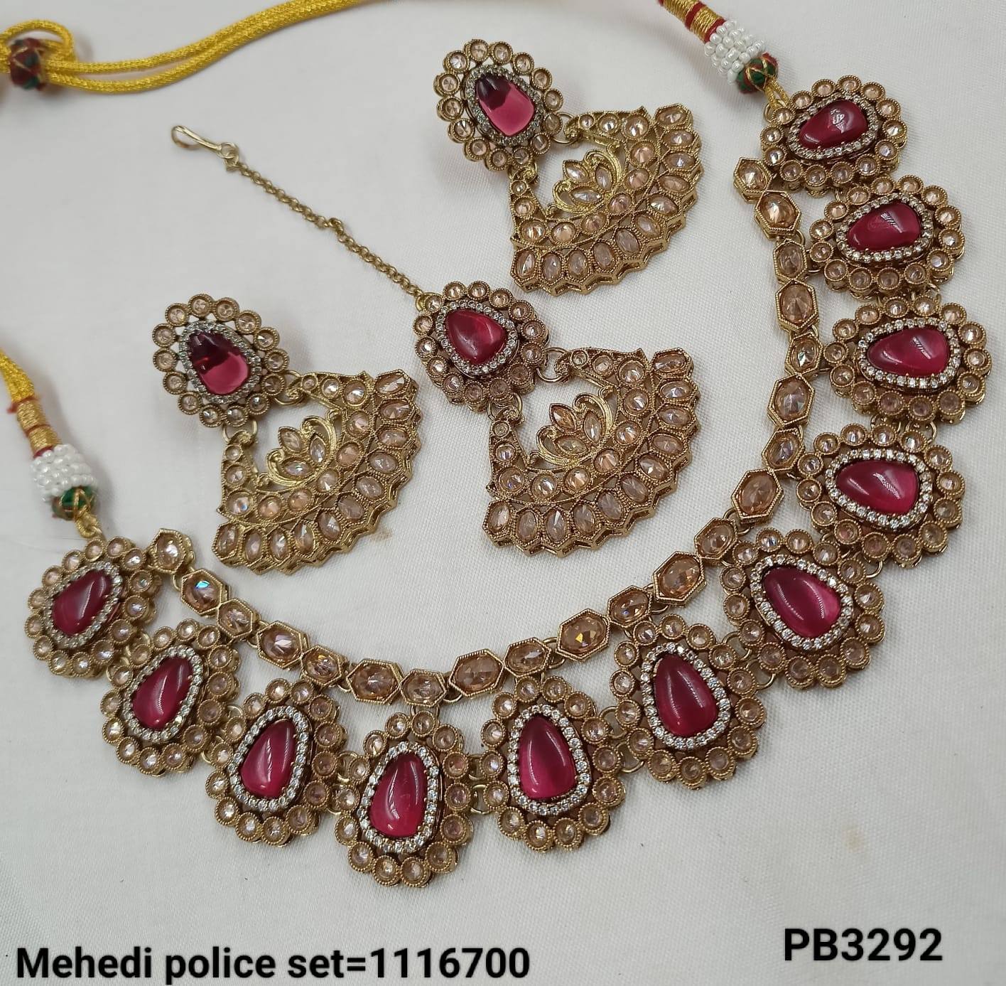 Bridal Kundan Necklace and Earring Set with Maang Tikka