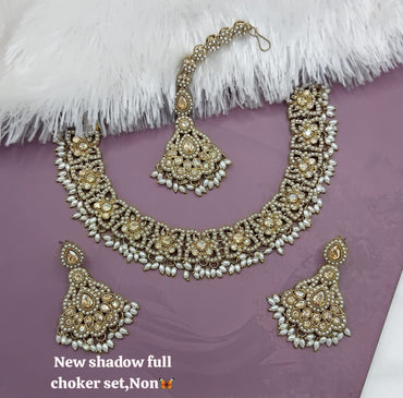 Elegant Shadow Full Choker Set with Earrings & Maang Tikka – Lucentemarket