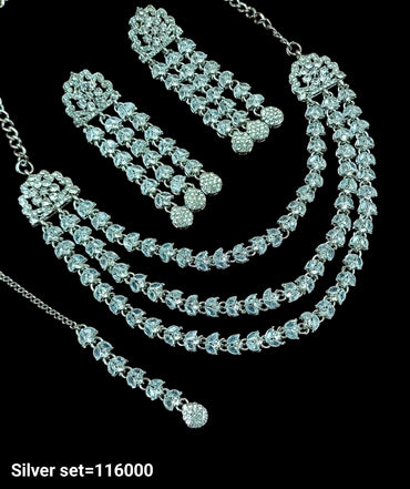 Elegant Silver Necklace and Earring Set with Intricate Detailing - Lucentemarket