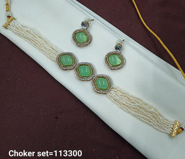 Elegant Choker Set with Pearls & Rhinestone Detailing