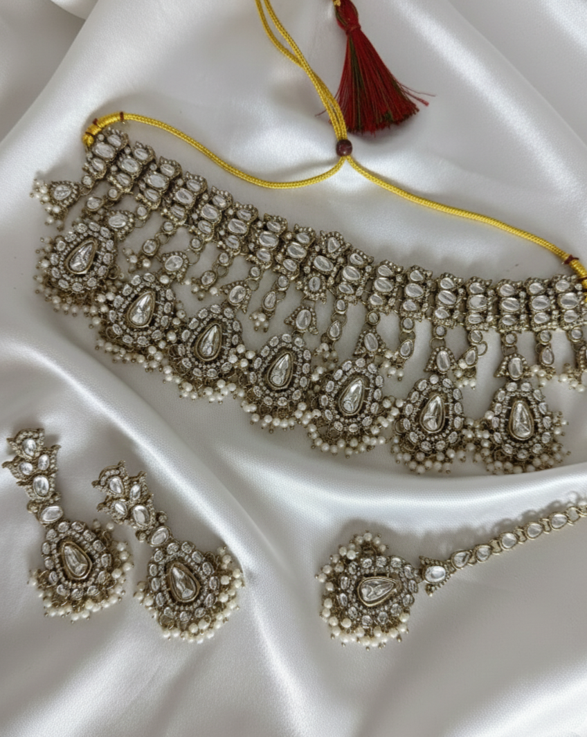 Antique Choker Necklace Set Pearl Drops Necklace Matching Earring & Maang Tikka For Women