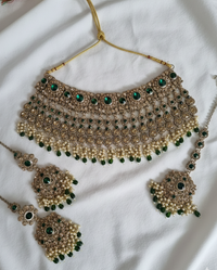 Traditional Gold plated Choker Necklace Set Earring and Mang-Tikka For Women