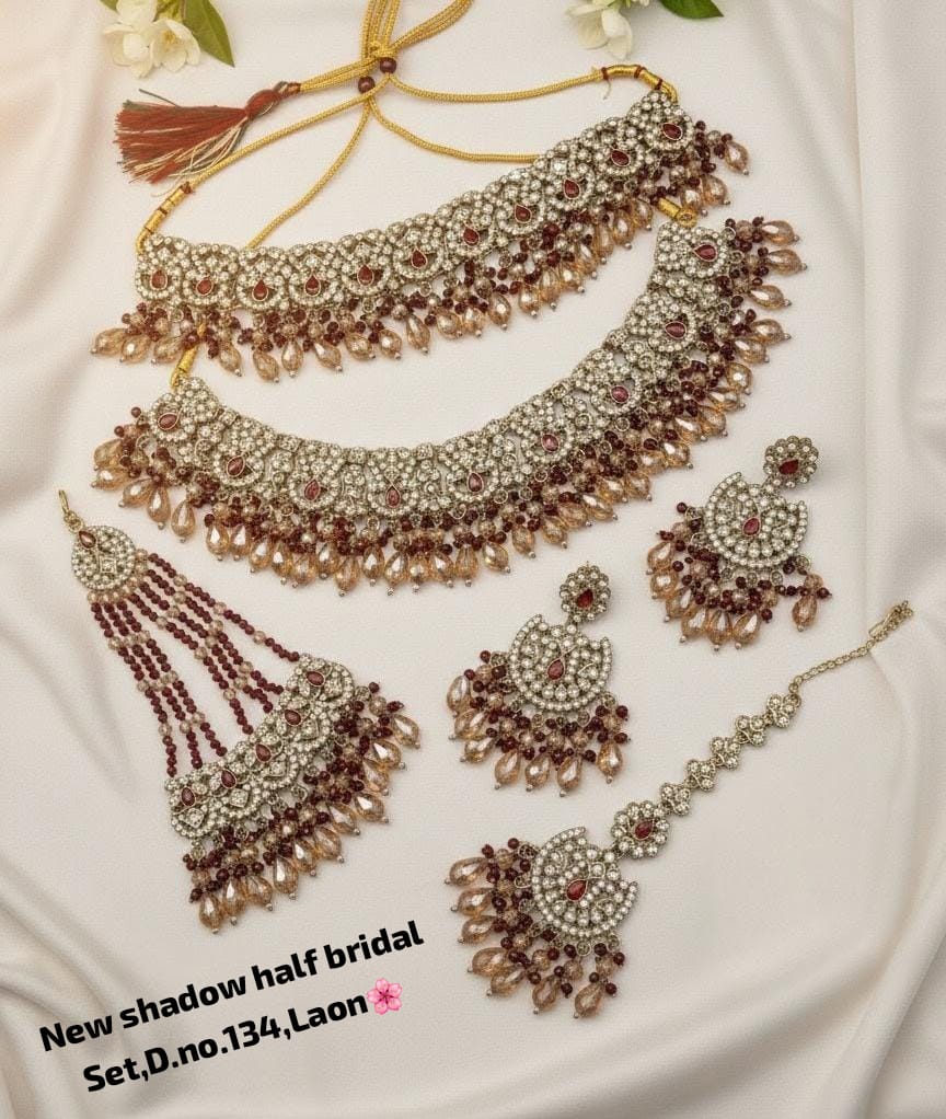 wedding Collection Antique Gold  Plated Bridal Necklace Set With Earrings and Mangtika Set