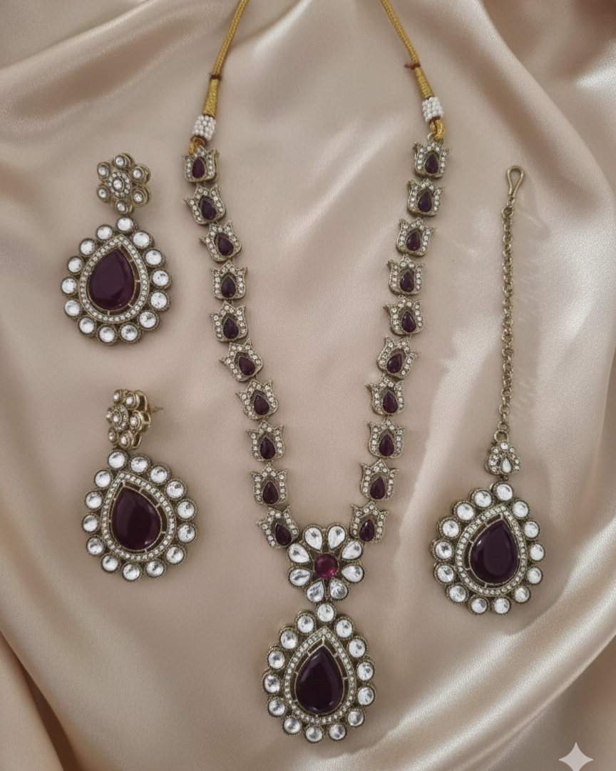 Emerald Green Antique Gold Necklace Set with Maang Tikka & Earrings