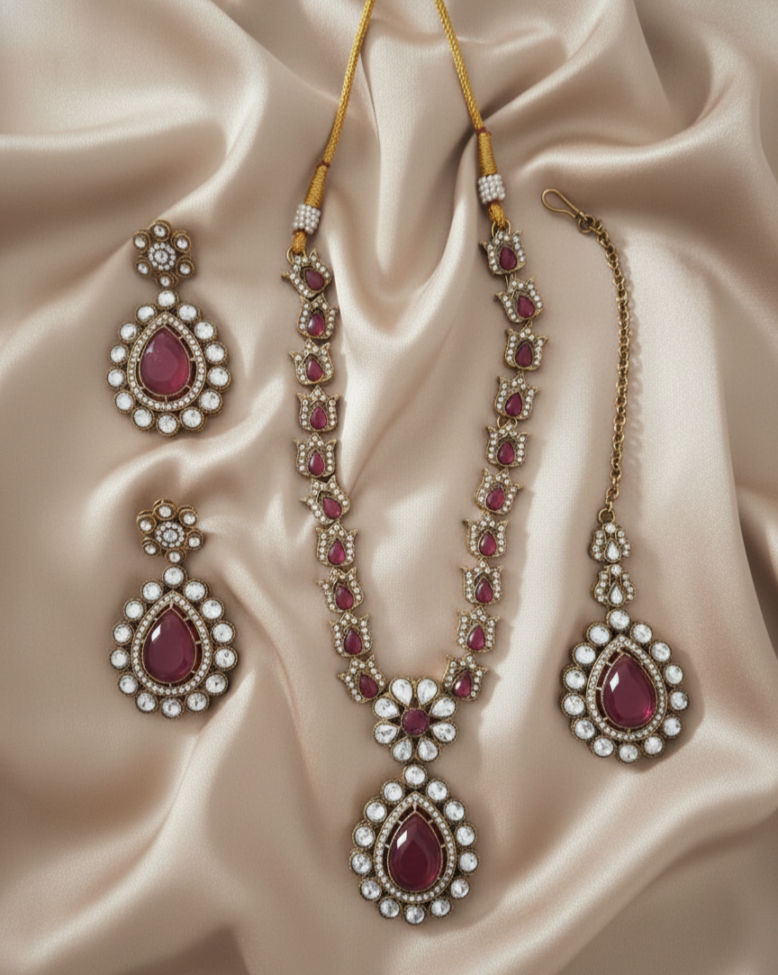 Emerald Green Antique Gold Necklace Set with Maang Tikka & Earrings