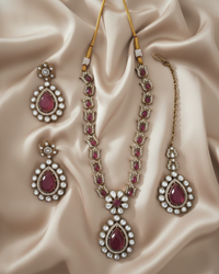 Emerald Green Antique Gold Necklace Set with Maang Tikka & Earrings