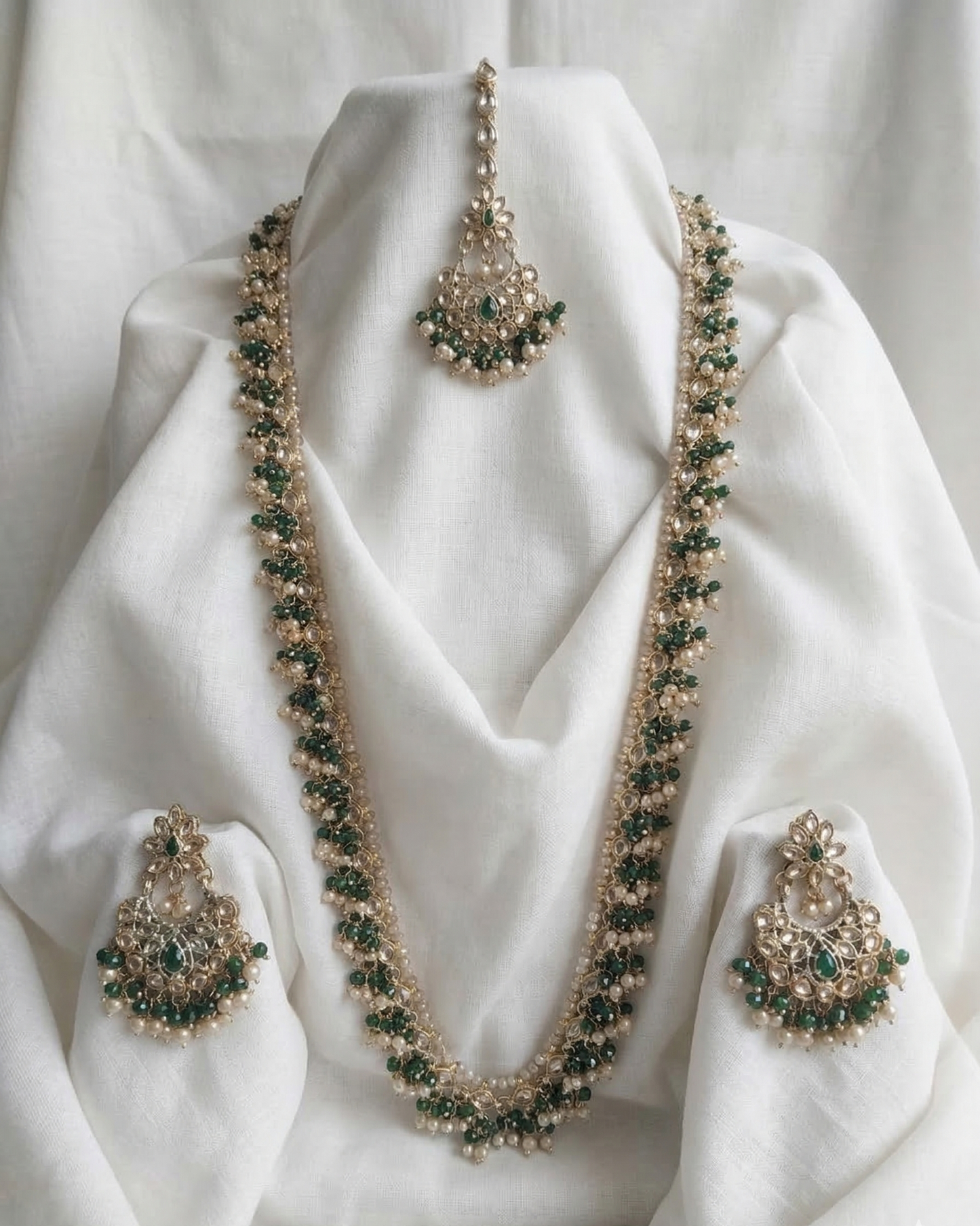 The Emerald Empress Long Pearl Set