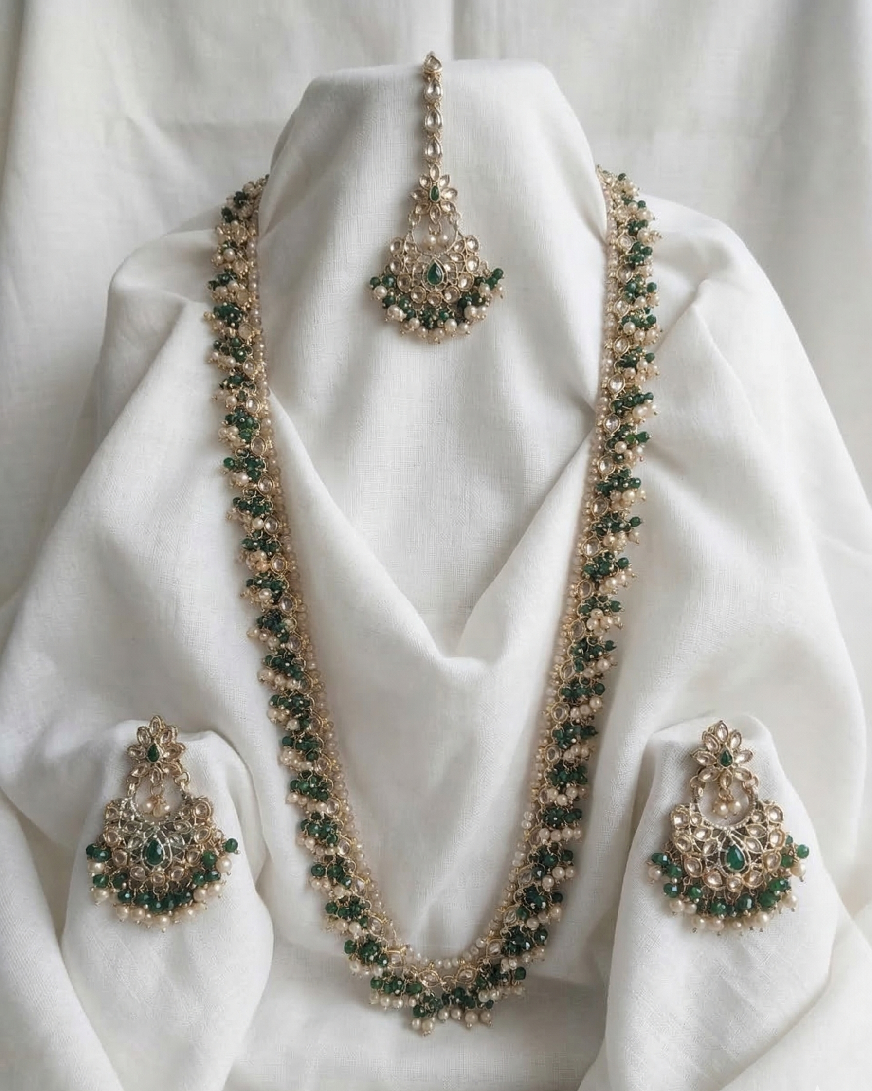 The Emerald Empress Long Pearl Set
