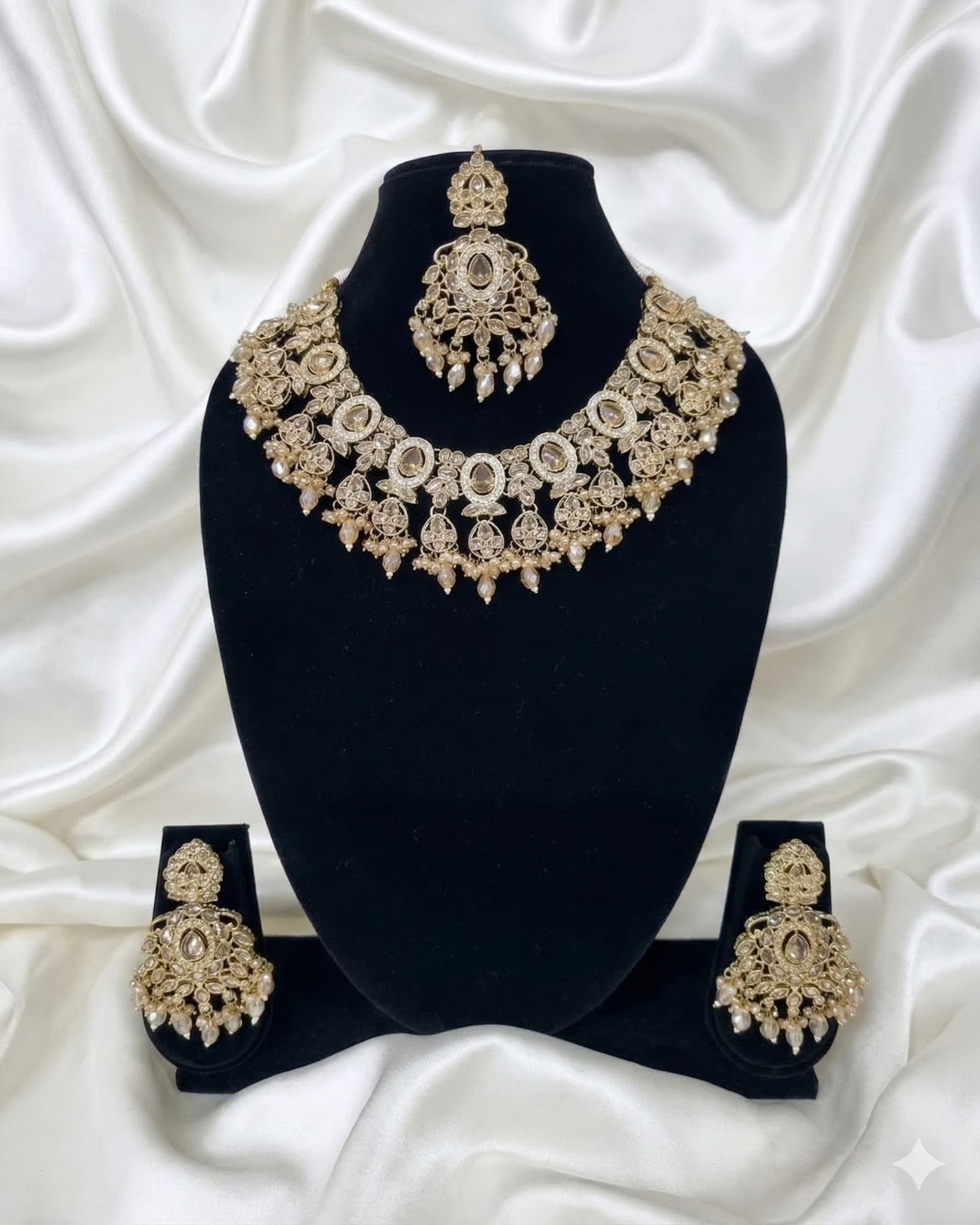Traditional Wedding Choker Set Earrings with & Maang Tikka