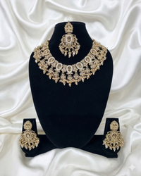 Traditional Wedding Choker Set Earrings with & Maang Tikka