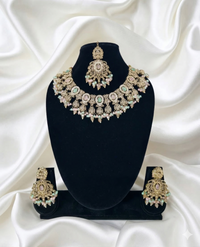 Traditional Wedding Choker Set Earrings with & Maang Tikka