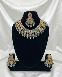 Traditional Wedding Choker Set Earrings with & Maang Tikka