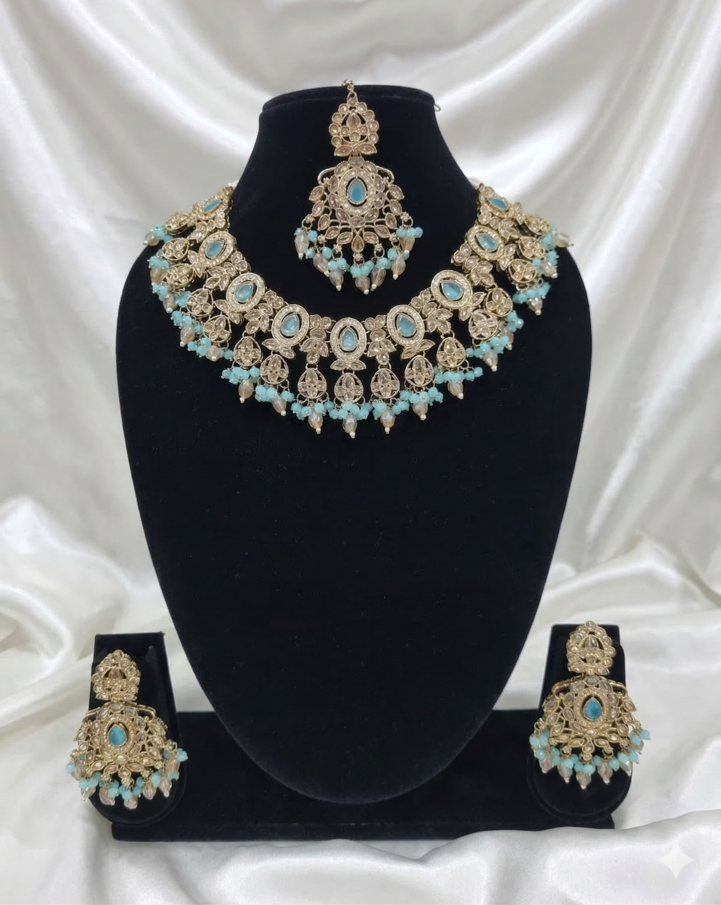 Traditional Wedding Choker Set Earrings with & Maang Tikka