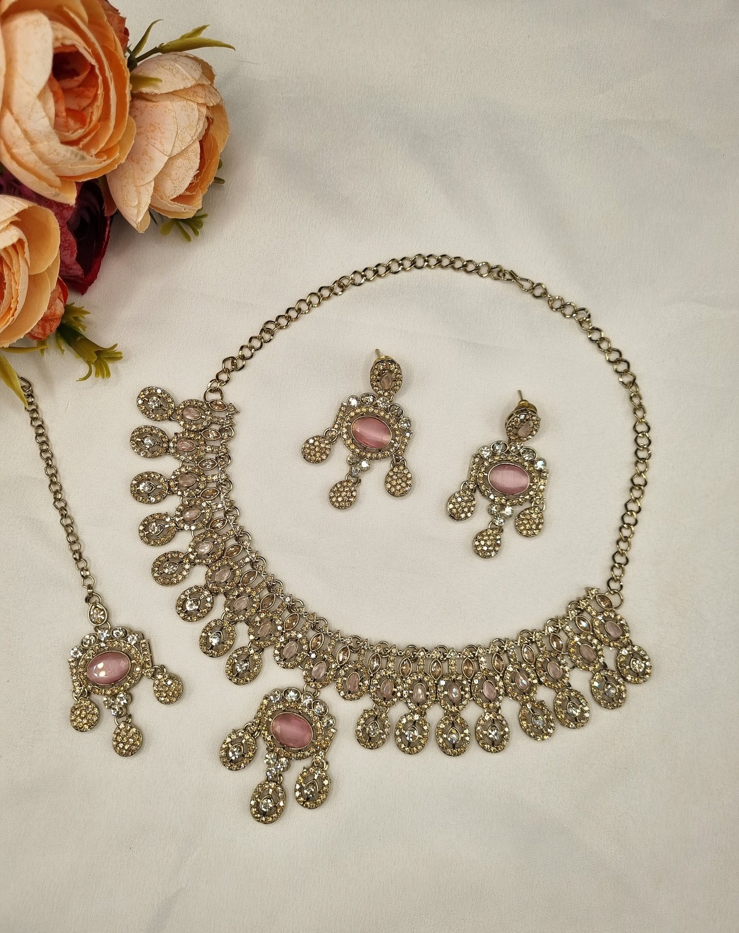 Luxury Crystal Choker Necklace Set with Earrings & Maang Tikka