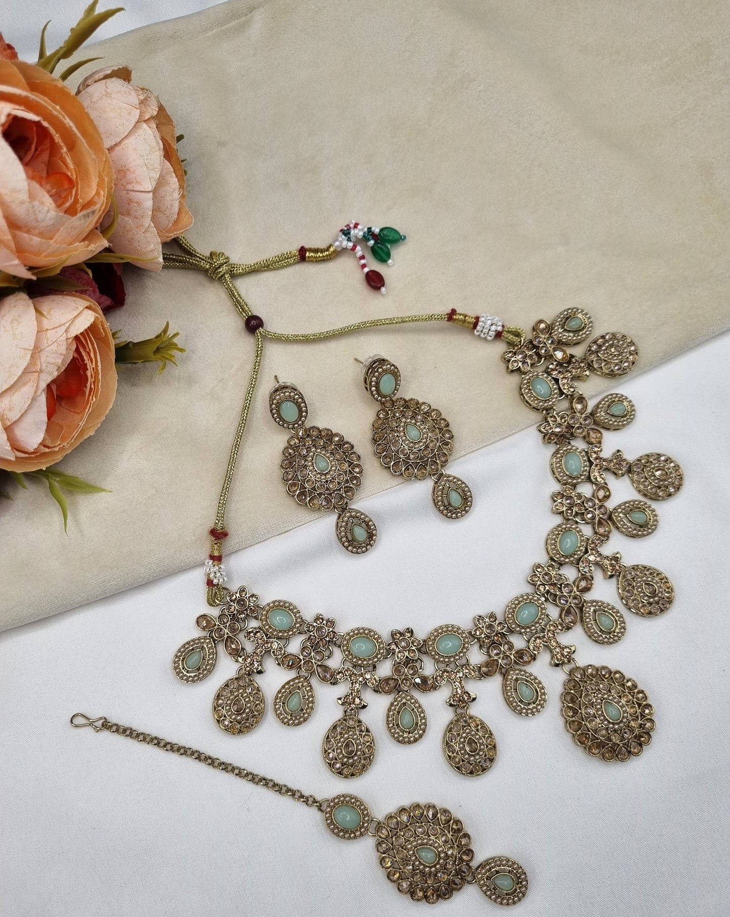 MEDALLION FRINGE STATEMENT CHOKER SET