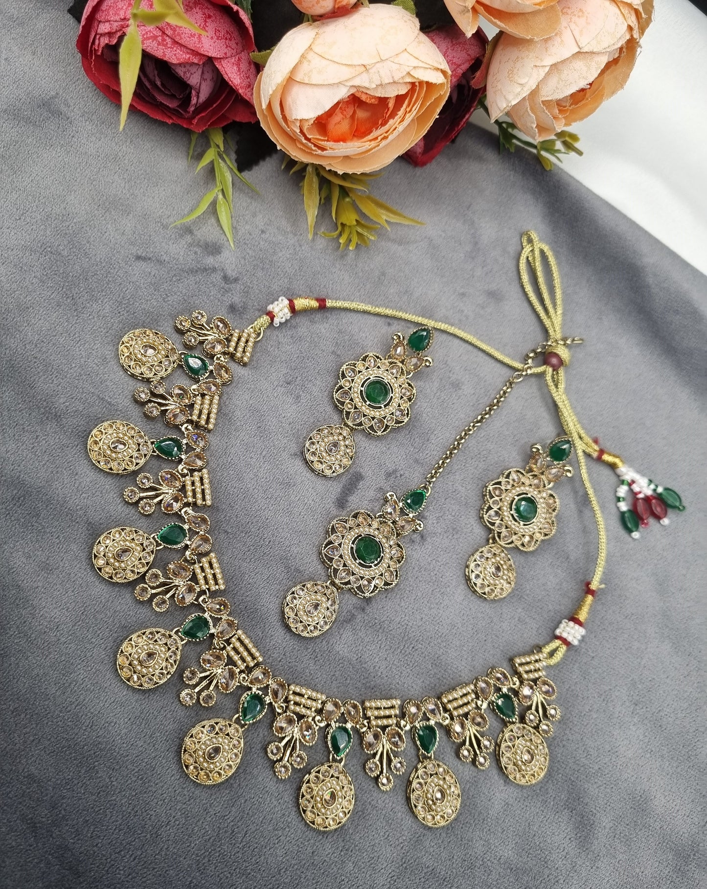 MEDALLION KUNDAN CHOKER TRIO
