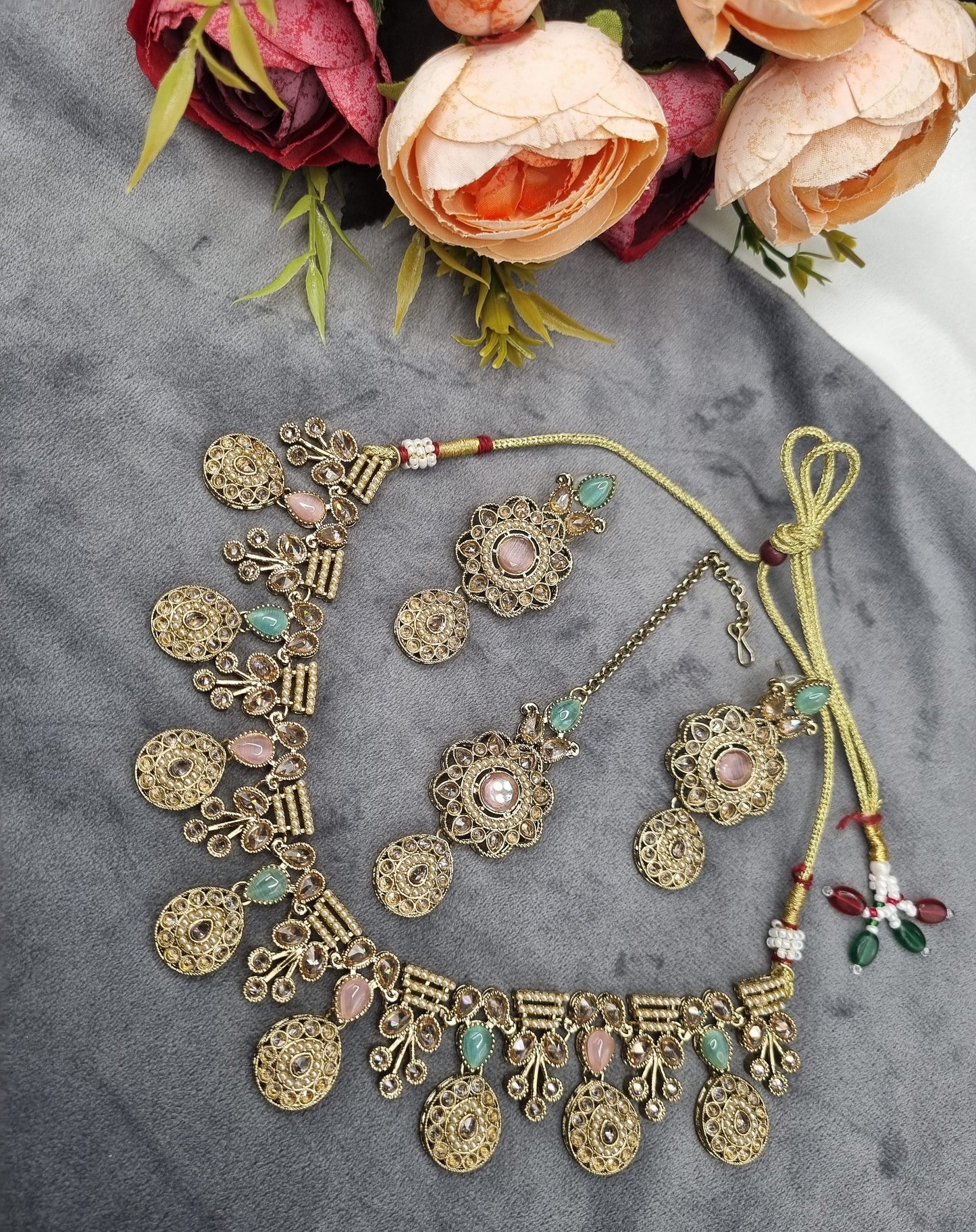 MEDALLION KUNDAN CHOKER TRIO