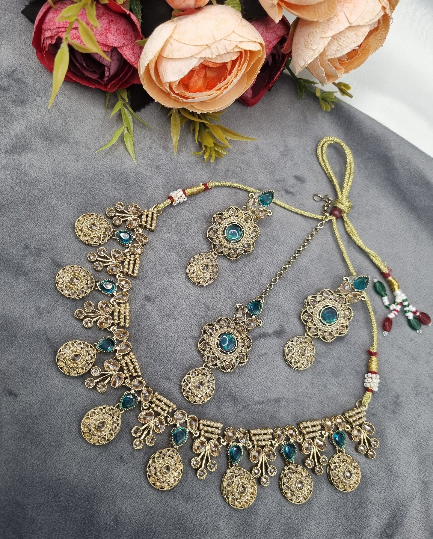MEDALLION KUNDAN CHOKER TRIO