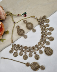 MEDALLION FRINGE STATEMENT CHOKER SET