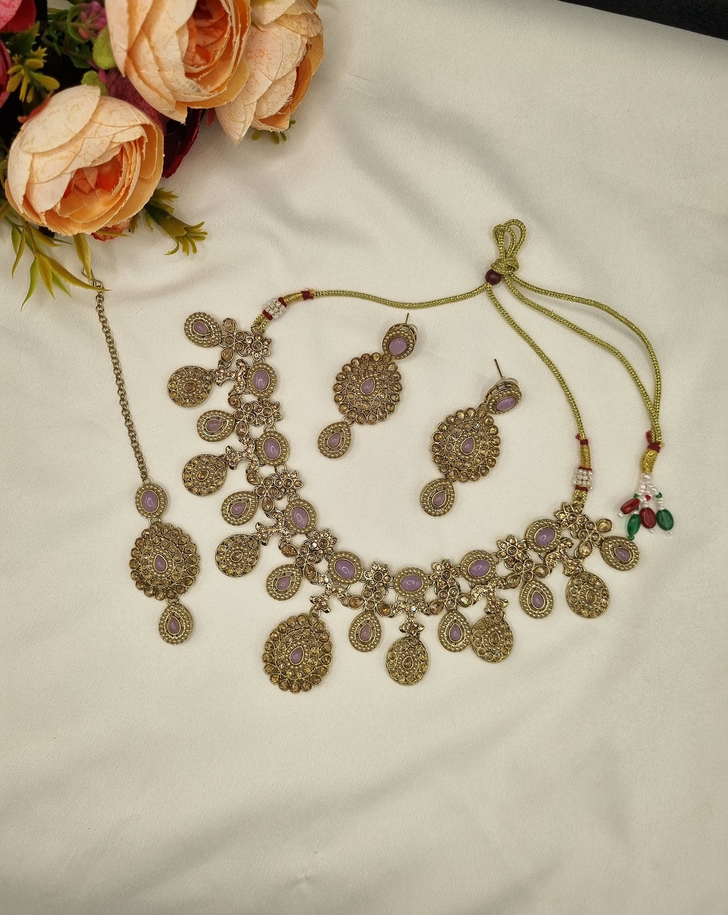 MEDALLION FRINGE STATEMENT CHOKER SET