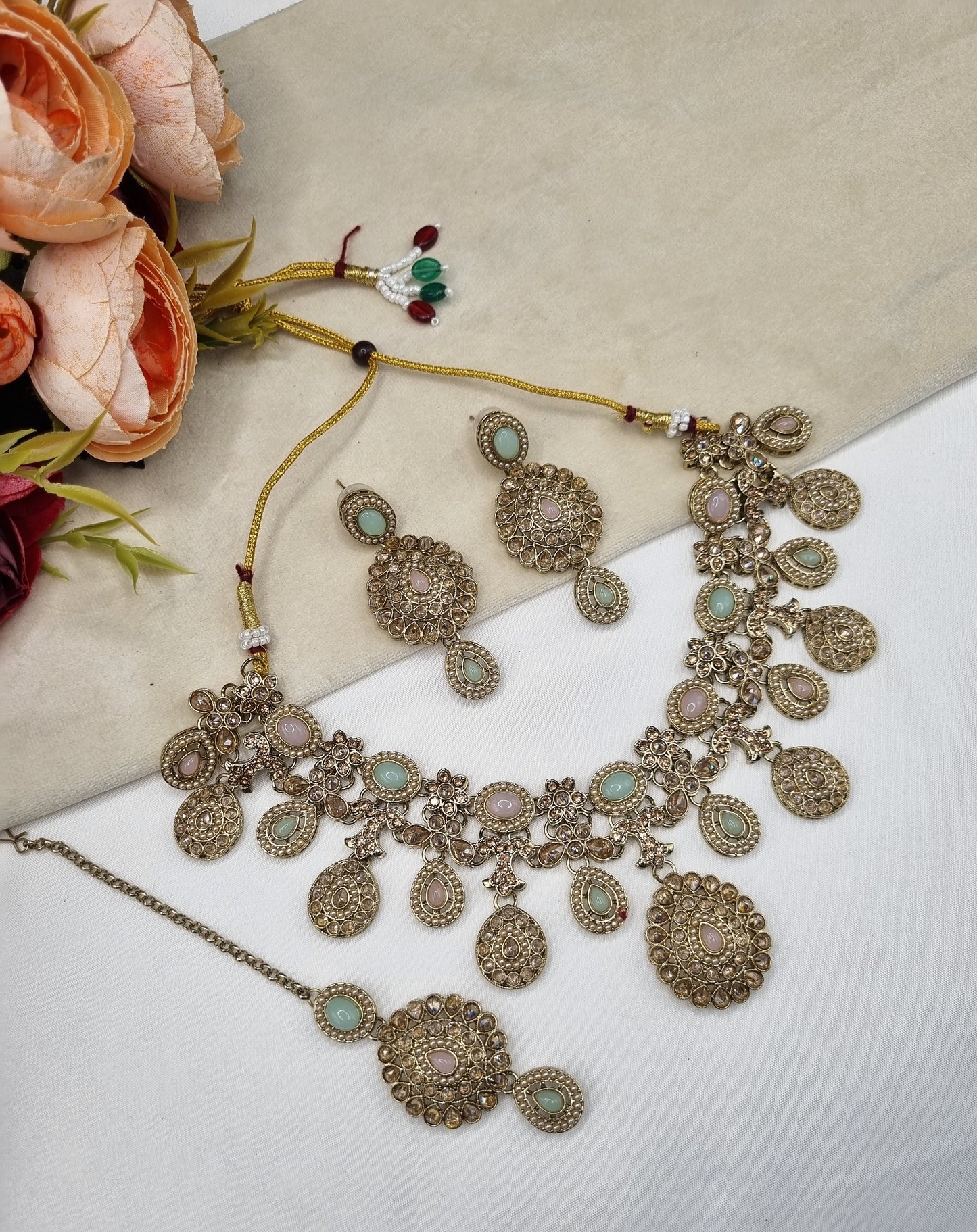 MEDALLION FRINGE STATEMENT CHOKER SET