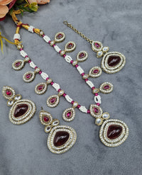 Elegant Teardrop Stone & Pearl Beaded Jewelry Set with Earrings & Maang Tikka
