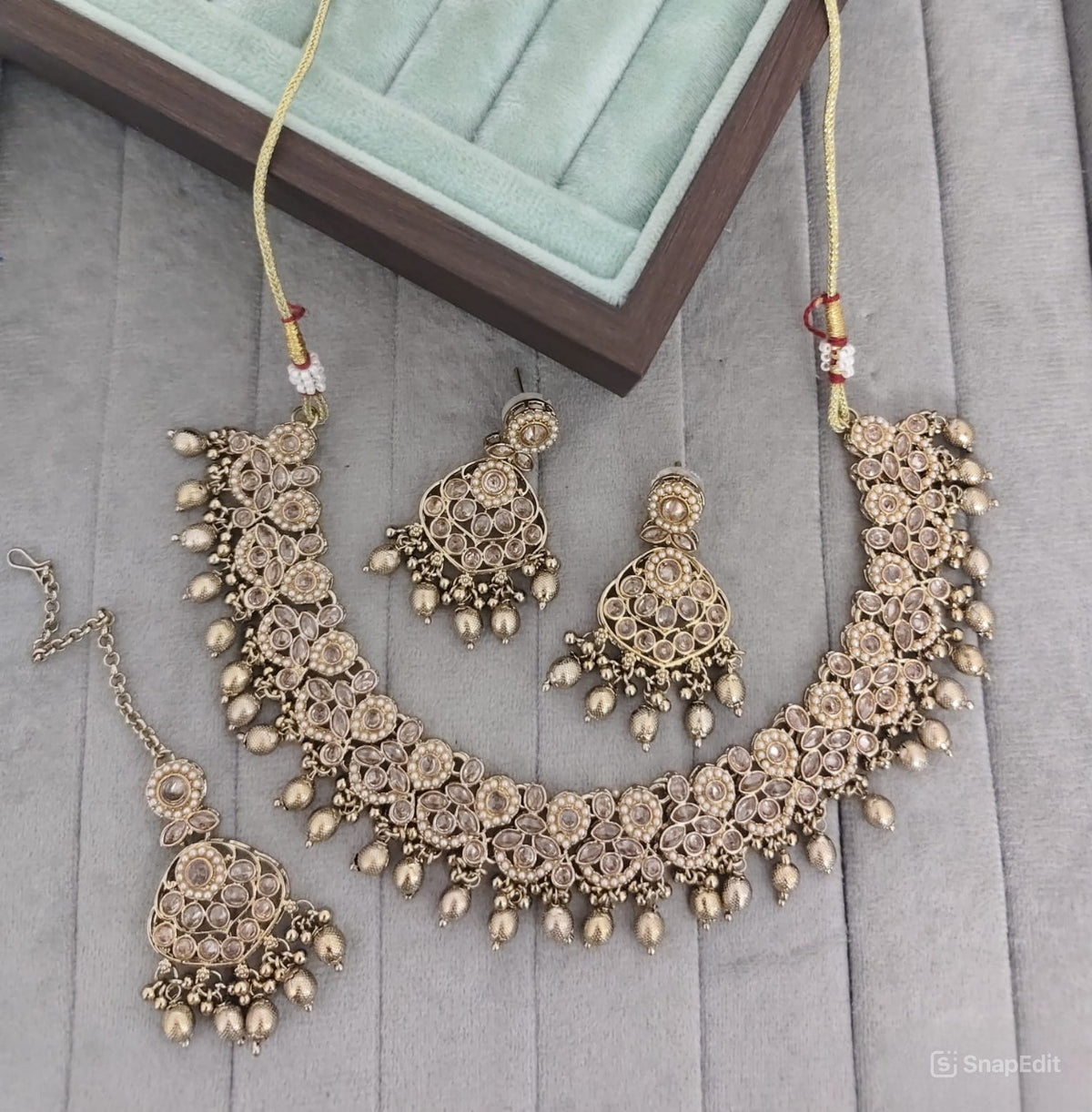 Traditional Antique Gold Pearl & Stone Choker Jewelry Set