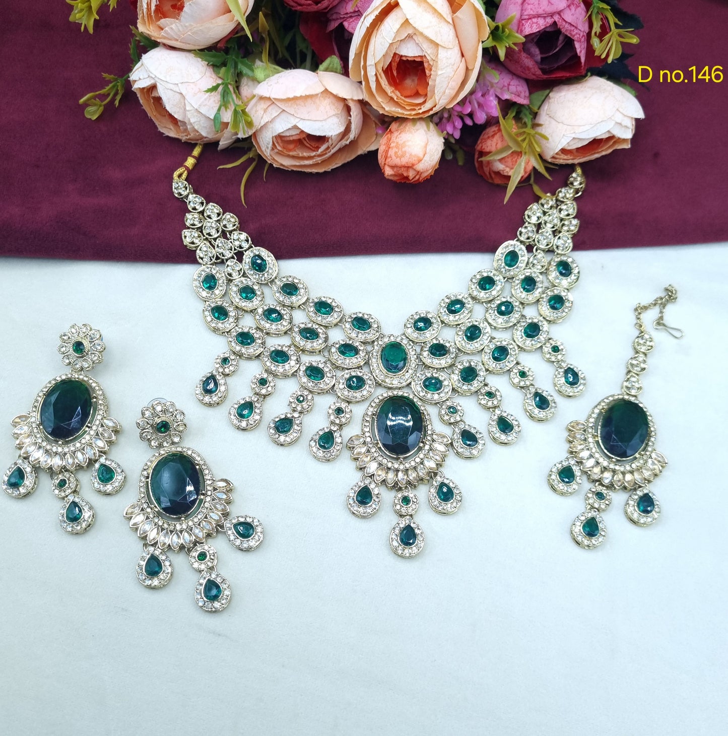 Grand Antique Stone Studded Bridal Necklace Set with Earrings & Maang Tikka