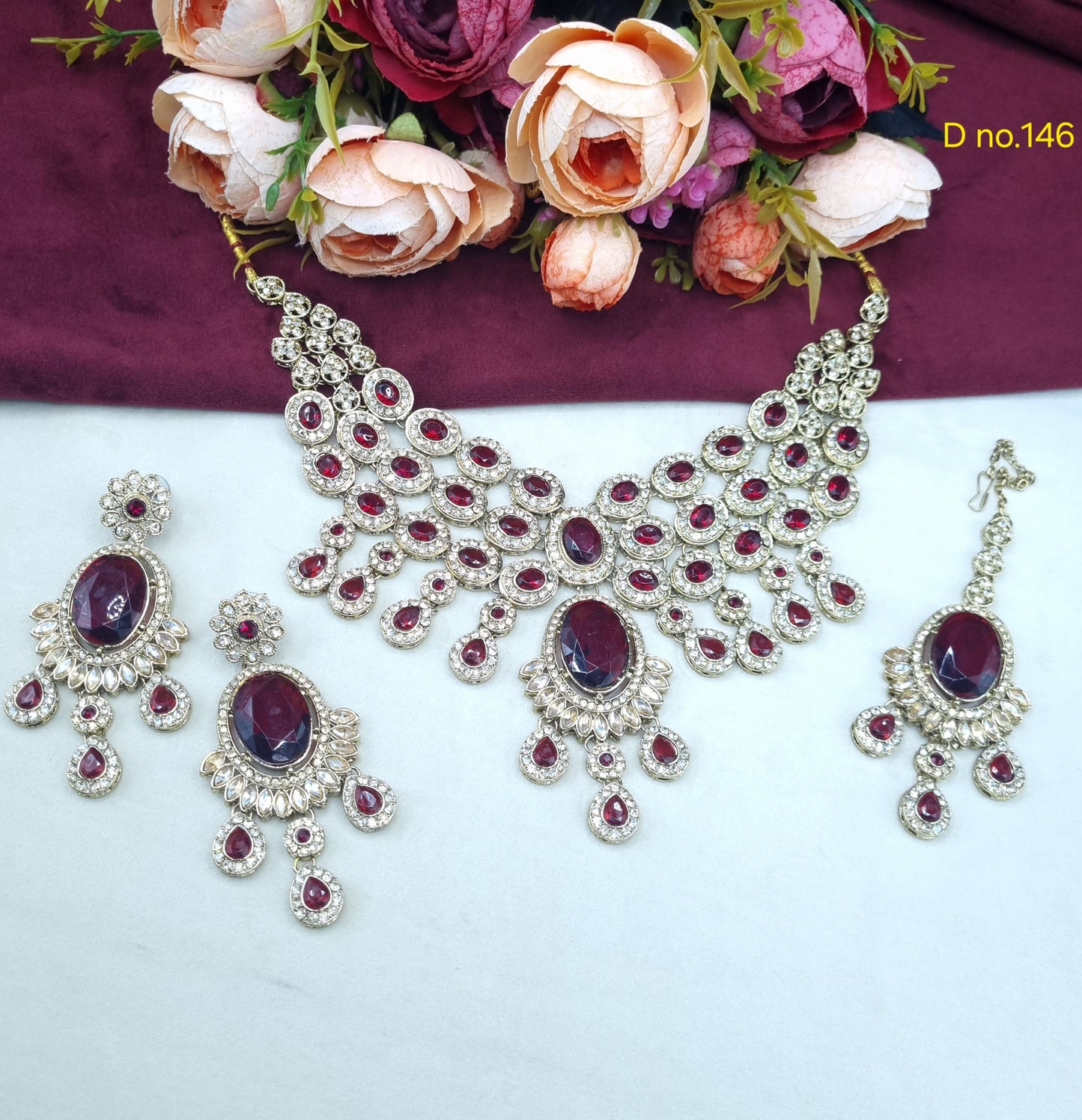 Grand Antique Stone Studded Bridal Necklace Set with Earrings & Maang Tikka