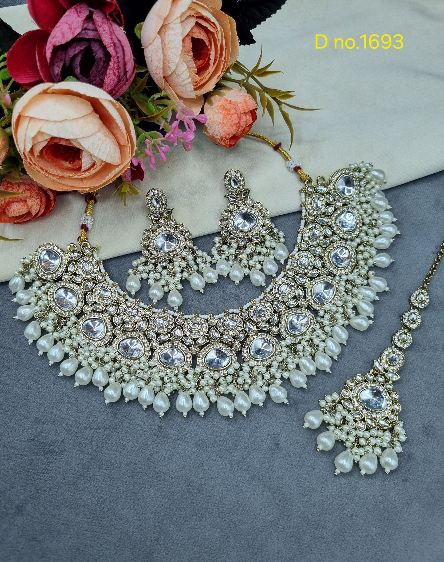 Heavy Polki-Style Choker Necklace Set with Pearl Cluster Detailing & Maang Tikka
